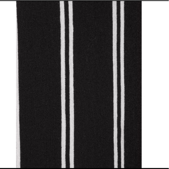 Host Pick 1/10 ππNo Boundaries Juniors Jumpsuit - Picture 4 of 7